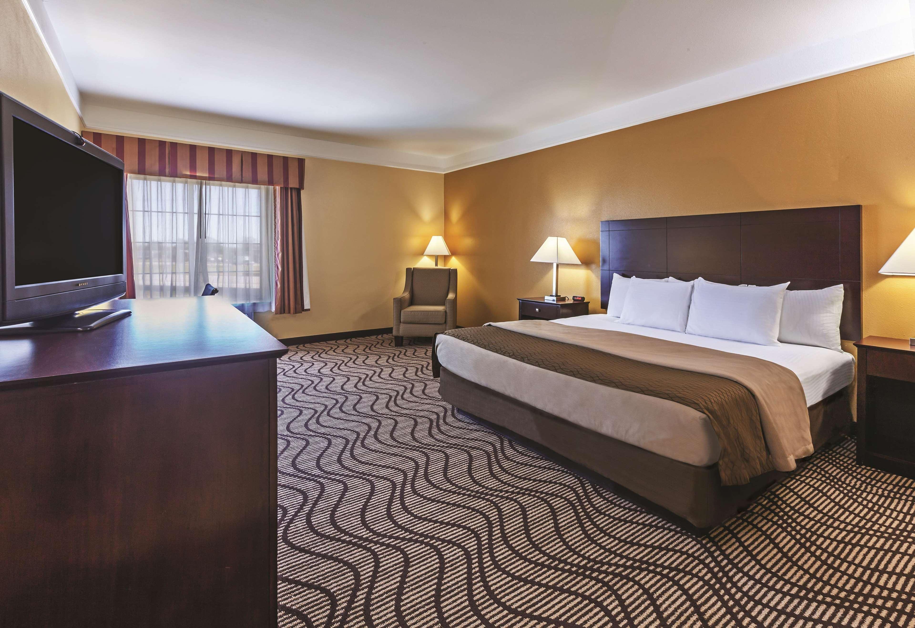 La Quinta By Wyndham Angleton Hotel Ngoại thất bức ảnh