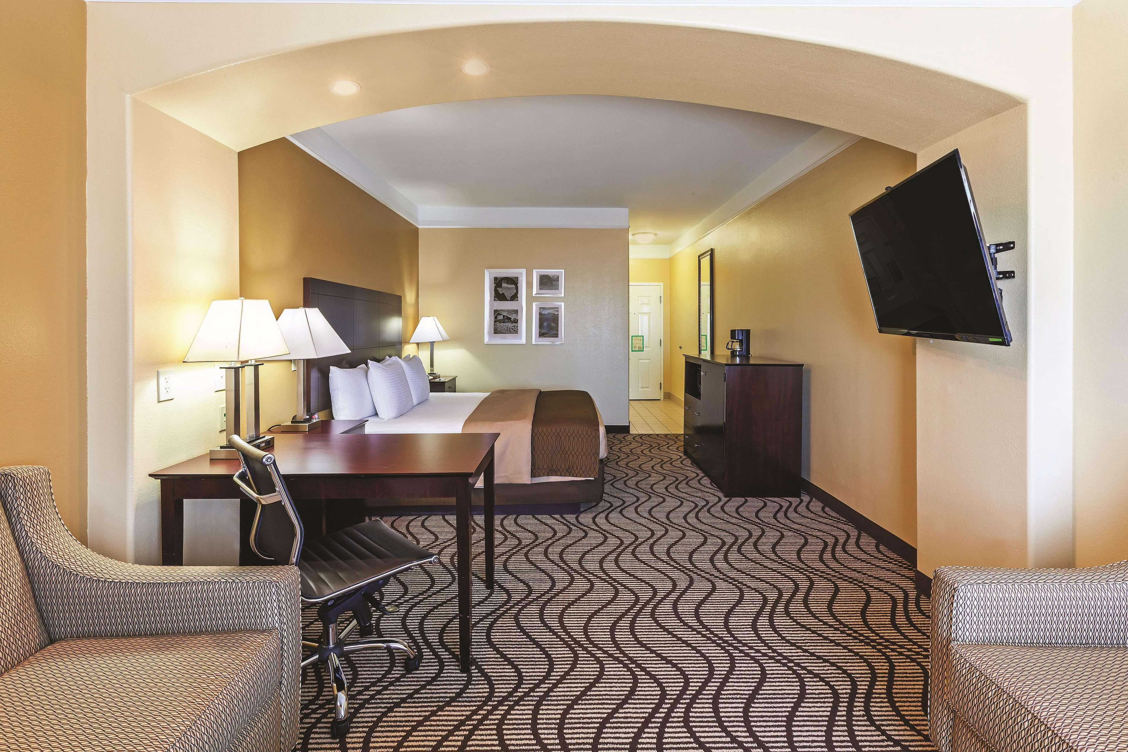 La Quinta By Wyndham Angleton Hotel Ngoại thất bức ảnh