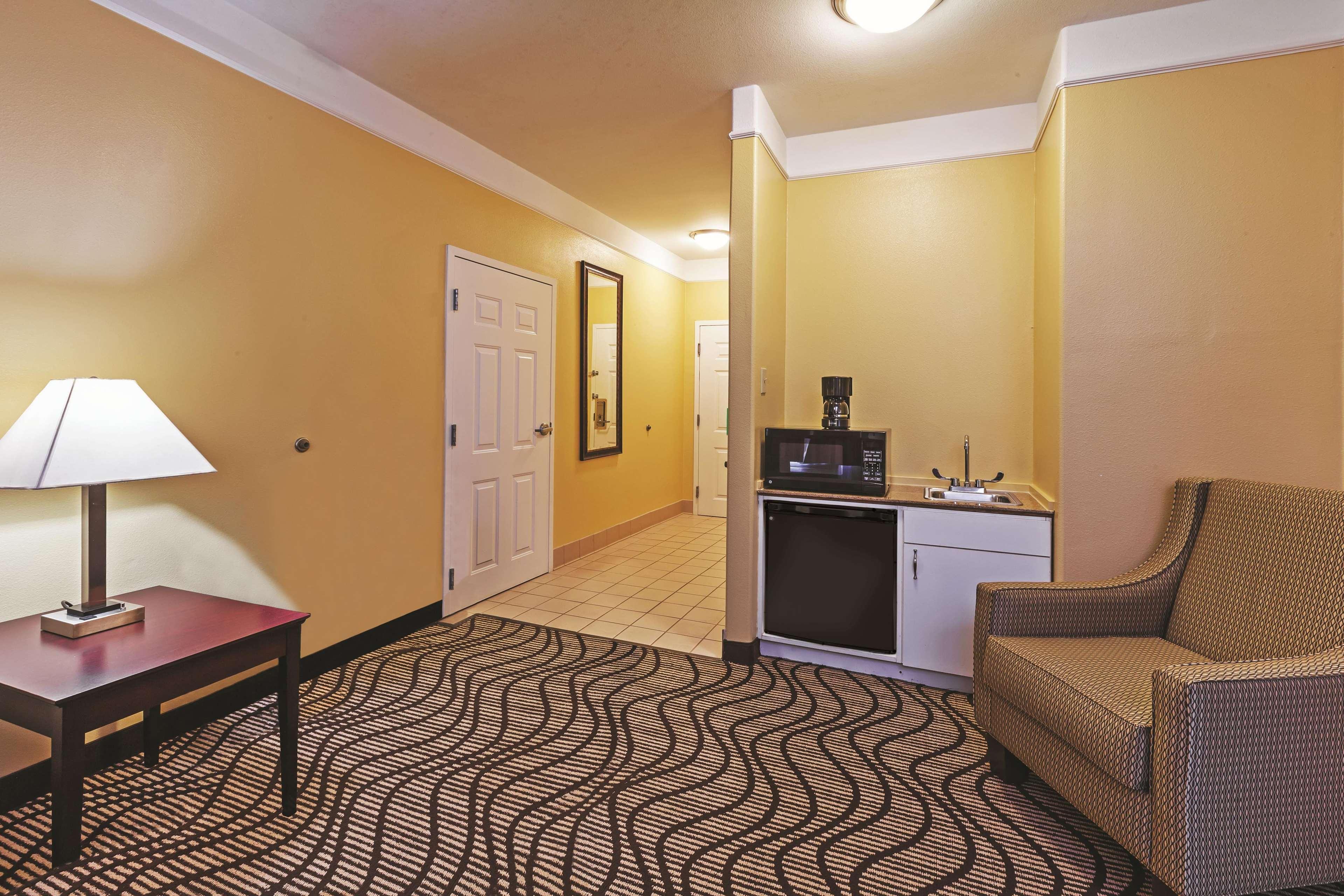 La Quinta By Wyndham Angleton Hotel Ngoại thất bức ảnh