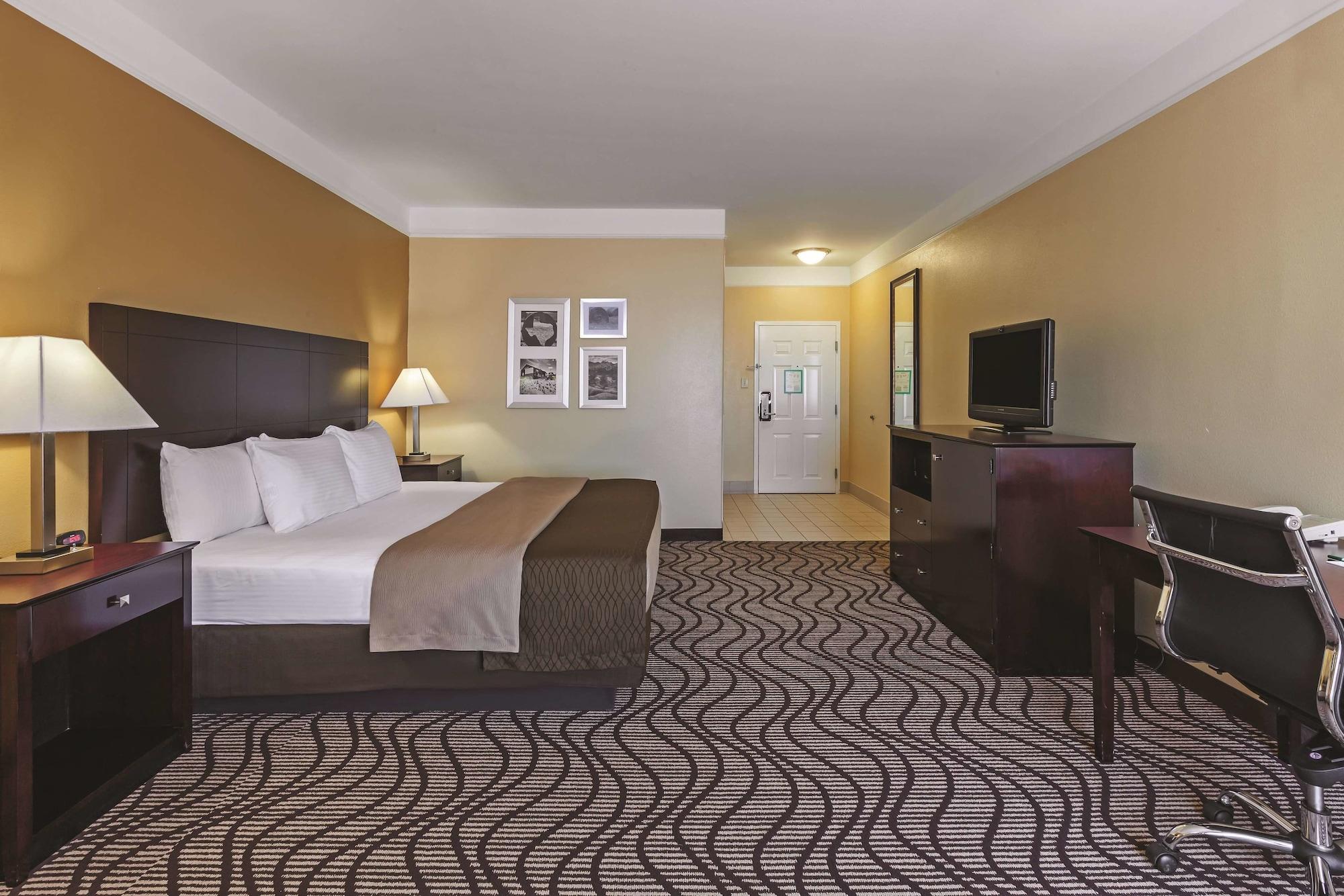 La Quinta By Wyndham Angleton Hotel Ngoại thất bức ảnh