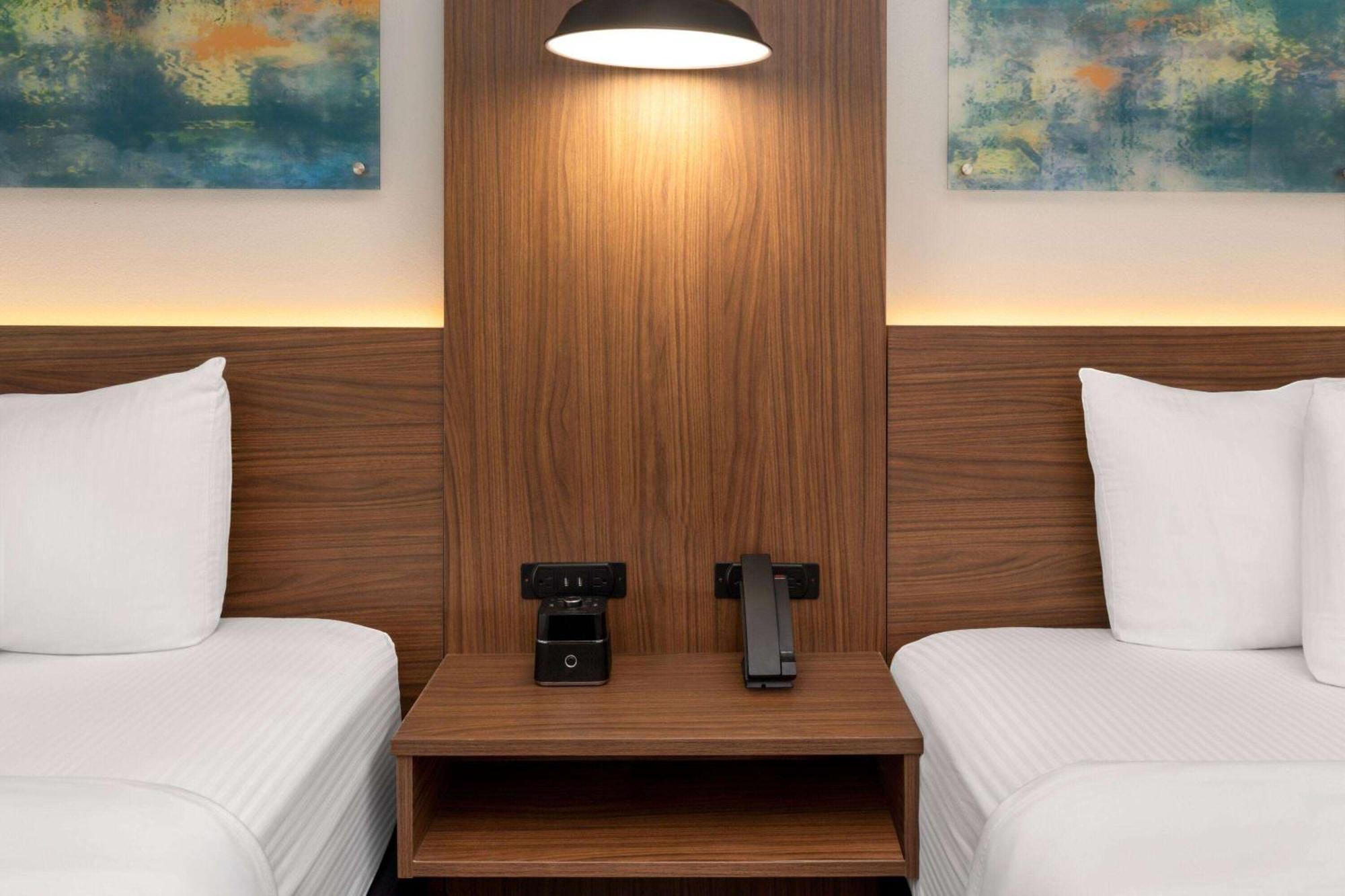 La Quinta By Wyndham Angleton Hotel Ngoại thất bức ảnh