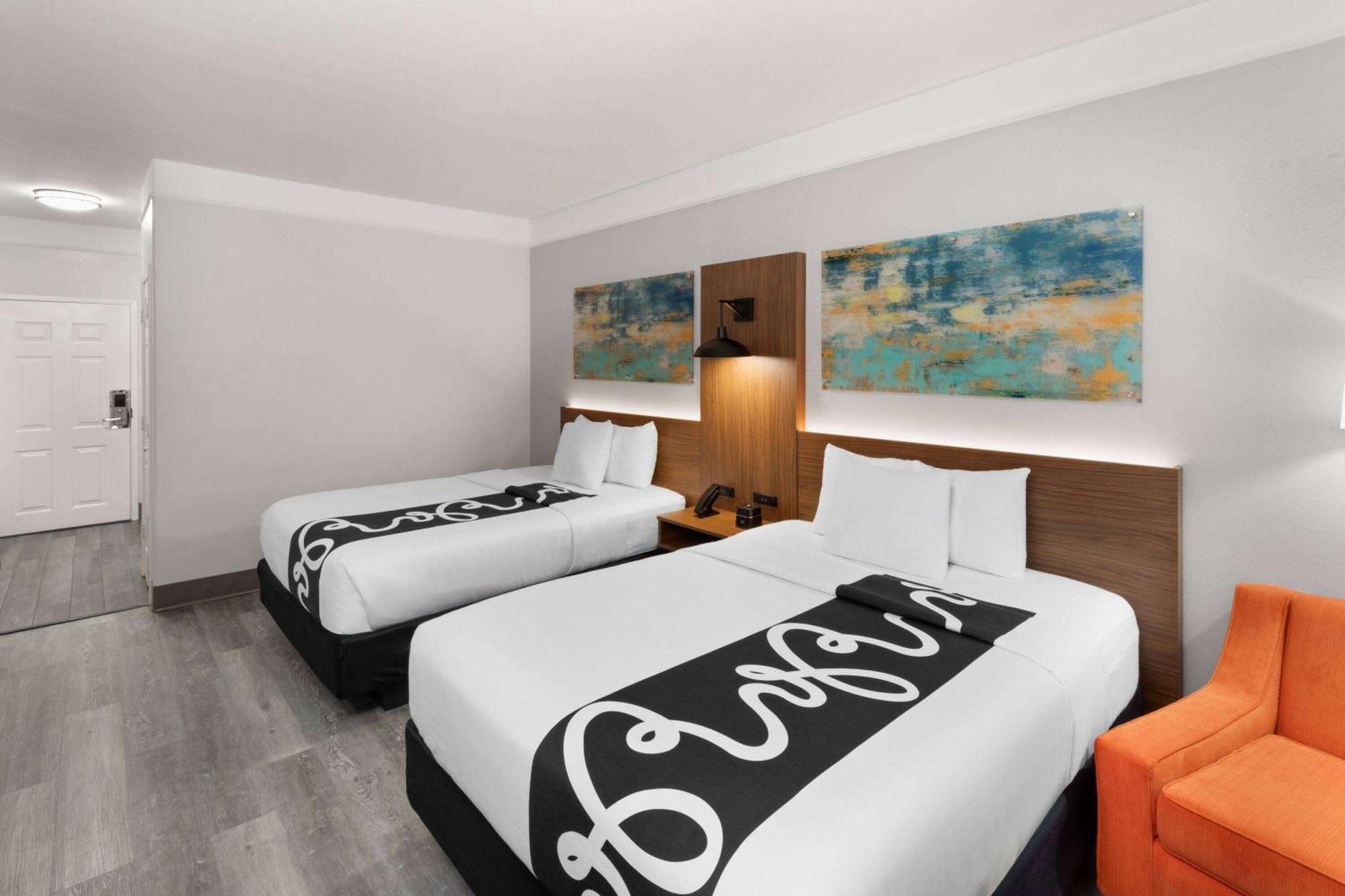 La Quinta By Wyndham Angleton Hotel Ngoại thất bức ảnh