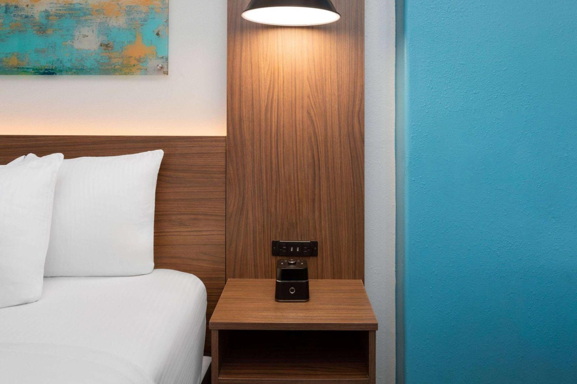 La Quinta By Wyndham Angleton Hotel Ngoại thất bức ảnh
